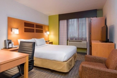 USA New York Holiday Inn New York City - Times Square 7 dňový pobyt Raňajky Letecky Letisko: Praha August 2026 ( 4/08/26-10/08/26)