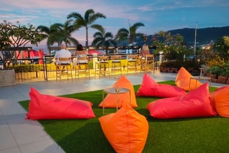 Thajsko Phuket The Charm Resort Phuket 10 dňový pobyt Raňajky Letecky Letisko: Praha April 2027 (15/04/27-24/04/27)