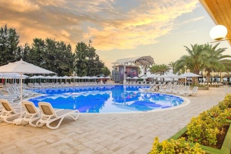 Turecko Alanya Quattro Family Club Dem 8 dňový pobyt Ultra All inclusive Letecky Letisko: Košice August 2026 ( 3/08/26-10/08/26)