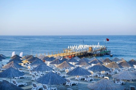 Turecko Alanya Quattro Family Club Dem 8 dňový pobyt Ultra All inclusive Letecky Letisko: Košice August 2026 ( 3/08/26-10/08/26)