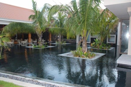 Crystals Beach Resort Belle Mare - 11