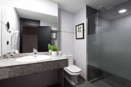 Hotel Malcom & Barret - 25