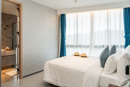 Thajsko Phuket Kora Beach Resort 7 dňový pobyt Raňajky Letecky Letisko: Praha December 2026 (13/12/26-19/12/26)
