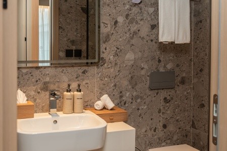 Thajsko Phuket Kora Beach Resort 7 dňový pobyt Raňajky Letecky Letisko: Praha December 2026 (13/12/26-19/12/26)