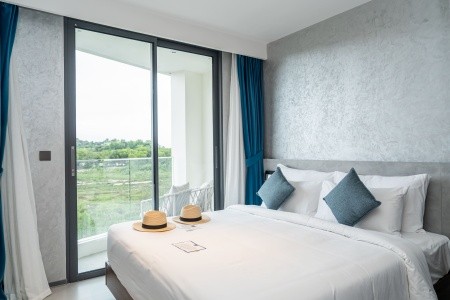 Thajsko Phuket Kora Beach Resort 7 dňový pobyt Raňajky Letecky Letisko: Praha December 2026 (13/12/26-19/12/26)