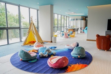 Thajsko Phuket Kora Beach Resort 7 dňový pobyt Raňajky Letecky Letisko: Praha December 2026 (13/12/26-19/12/26)