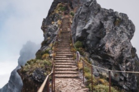 Nejkrásnější trek Evropy je zpět! Madeira láká i na květinový festival