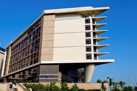 Spojené arabské emiráty Abu Dhabi Park Inn Abu Dhabi Yas Island 7 dňový pobyt Polpenzia Letecky Letisko: Praha June 2026 ( 3/06/26- 9/06/26)