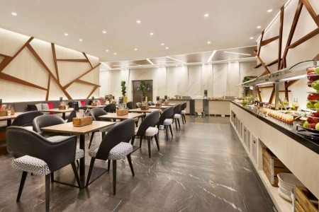 Spojené arabské emiráty Dubaj Tryp By Wyndham Dubai 5 dňový pobyt Raňajky Letecky Letisko: Praha November 2026 (21/11/26-25/11/26)