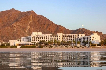 Spojené arabské emiráty Fujairah Intercontinental Fujairah Resort 8 dňový pobyt Raňajky Letecky Letisko: Praha January 2027 (13/01/27-20/01/27)