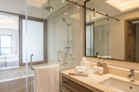 Spojené arabské emiráty Fujairah Intercontinental Fujairah Resort 8 dňový pobyt Raňajky Letecky Letisko: Praha January 2027 (13/01/27-20/01/27)