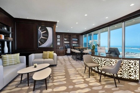 Spojené arabské emiráty Dubaj Le Meridien Mina Seyahi Beach Resort 6 dňový pobyt Polpenzia Letecky Letisko: Praha November 2026 ( 1/11/26- 6/11/26)
