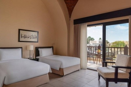Spojené arabské emiráty Ras Al Khaimah The Cove Rotana Resort 8 dňový pobyt Polpenzia Letecky Letisko: Praha September 2026 (18/09/26-25/09/26)