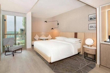 Spojené arabské emiráty Abu Dhabi Sheraton Abu Dhabi Hotel & Resort 8 dňový pobyt All Inclusive Letecky Letisko: Praha October 2026 (23/10/26-30/10/26)