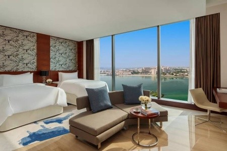 Spojené arabské emiráty Abu Dhabi Fairmont Bab Al Bahr 7 dňový pobyt Raňajky Letecky Letisko: Praha July 2026 (20/07/26-26/07/26)