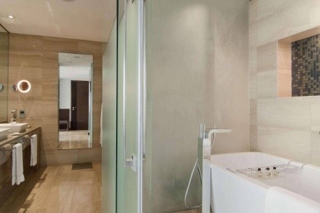 Spojené arabské emiráty Abu Dhabi Fairmont Bab Al Bahr 7 dňový pobyt Raňajky Letecky Letisko: Praha July 2026 (20/07/26-26/07/26)