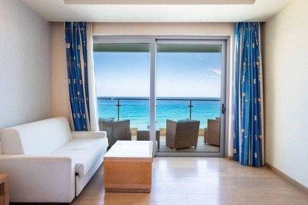 Grécko Karpathos Konstantinos Palace 13 dňový pobyt Polpenzia Letecky Letisko: Viedeň August 2026 (13/08/26-25/08/26)