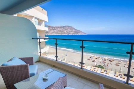 Grécko Karpathos Konstantinos Palace 13 dňový pobyt Polpenzia Letecky Letisko: Viedeň August 2026 (13/08/26-25/08/26)