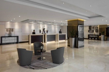 Spojené arabské emiráty Dubaj Jumeirah Rotana 7 dňový pobyt Polpenzia Letecky Letisko: Praha August 2026 (12/08/26-18/08/26)