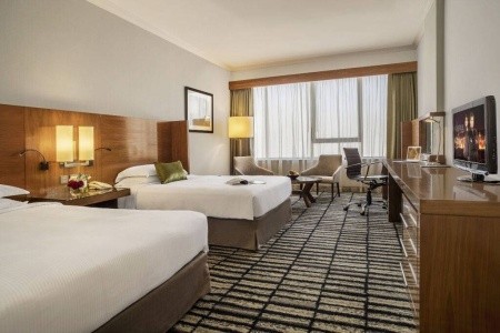 Spojené arabské emiráty Dubaj Jumeirah Rotana 7 dňový pobyt Polpenzia Letecky Letisko: Praha August 2026 (12/08/26-18/08/26)