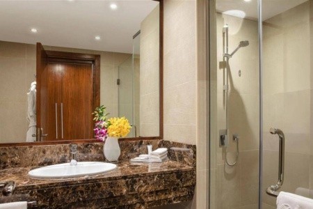 Spojené arabské emiráty Dubaj Jumeirah Rotana 7 dňový pobyt Polpenzia Letecky Letisko: Praha August 2026 (12/08/26-18/08/26)