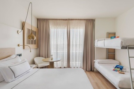 Španielsko Katalánsko Melia Sitges 4 dňový pobyt Raňajky Letecky Letisko: Praha September 2026 ( 6/09/26- 9/09/26)