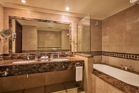 Spojené arabské emiráty Fujairah Miramar Al Aqah Beach Resort 7 dňový pobyt Polpenzia Letecky Letisko: Praha October 2026 (13/10/26-19/10/26)