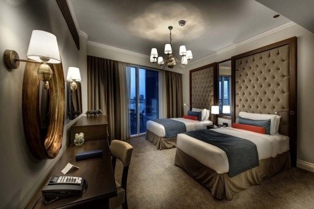 Spojené arabské emiráty Dubaj Dukes The Palm Royal Hideaway 5 dňový pobyt Raňajky Letecky Letisko: Praha October 2026 (23/10/26-27/10/26)
