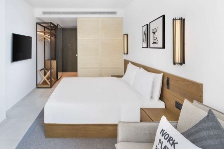 Spojené arabské emiráty Dubaj Radisson Beach Resort Palm Jumeirah 7 dňový pobyt Raňajky Letecky Letisko: Krakov June 2027 (26/06/27- 2/07/27)