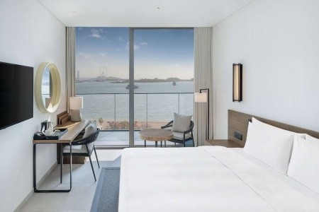 Spojené arabské emiráty Dubaj Radisson Beach Resort Palm Jumeirah 7 dňový pobyt Raňajky Letecky Letisko: Krakov June 2027 (26/06/27- 2/07/27)