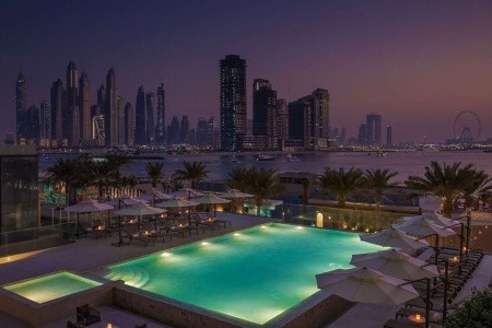 Spojené arabské emiráty Dubaj Radisson Beach Resort Palm Jumeirah 7 dňový pobyt Raňajky Letecky Letisko: Krakov June 2027 (26/06/27- 2/07/27)