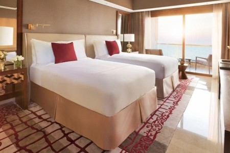 Spojené arabské emiráty Ajman Fairmont Ajman 5 dňový pobyt Raňajky Letecky Letisko: Krakov June 2027 (28/06/27- 2/07/27)