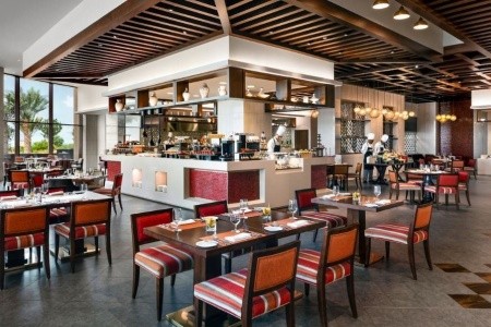 Spojené arabské emiráty Ajman Fairmont Ajman 5 dňový pobyt Raňajky Letecky Letisko: Krakov June 2027 (28/06/27- 2/07/27)
