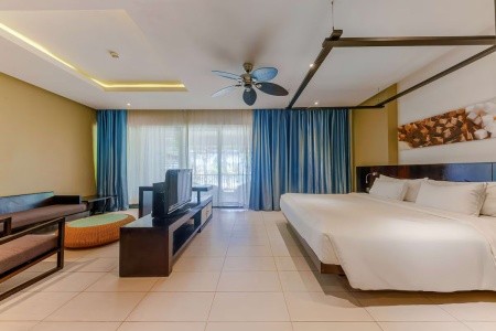Crystals Beach Resort Belle Mare - 16