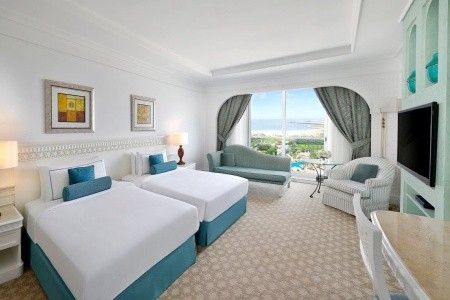 Spojené arabské emiráty Dubaj Al Habtoor Grand Resort, Autograph Collection 8 dňový pobyt Polpenzia Letecky Letisko: Praha January 2027 (13/01/27-20/01/27)