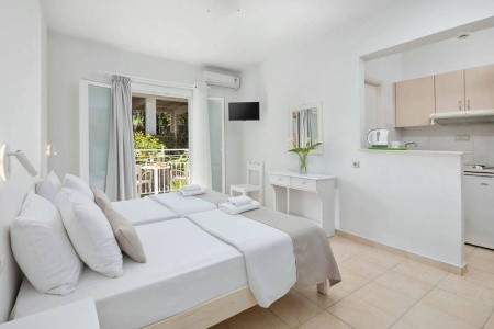 Grécko Korfu Bella Vista - Apartmány A Studia 6 dňový pobyt Raňajky Letecky Letisko: Praha October 2026 (13/10/26-18/10/26)