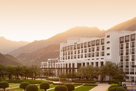 Spojené arabské emiráty Fujairah Intercontinental Fujairah Resort 8 dňový pobyt Raňajky Letecky Letisko: Praha January 2027 (13/01/27-20/01/27)