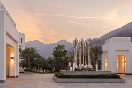 Spojené arabské emiráty Fujairah Intercontinental Fujairah Resort 8 dňový pobyt Raňajky Letecky Letisko: Praha January 2027 (13/01/27-20/01/27)