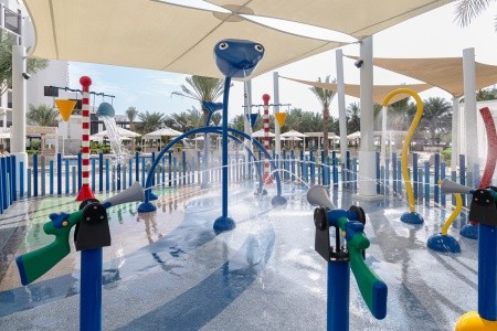 Spojené arabské emiráty Fujairah Intercontinental Fujairah Resort 8 dňový pobyt Raňajky Letecky Letisko: Praha January 2027 (13/01/27-20/01/27)