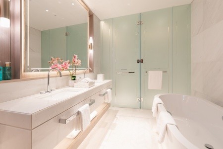 Spojené arabské emiráty Dubaj Five Luxe Jbr 9 dňový pobyt All Inclusive Letecky Letisko: Praha August 2026 (28/08/26- 5/09/26)