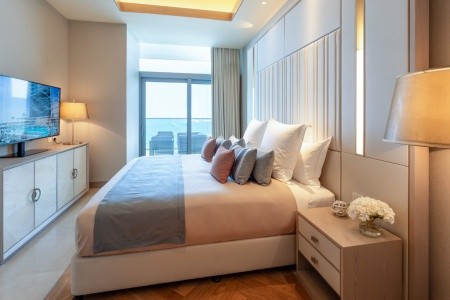 Spojené arabské emiráty Dubaj Five Luxe Jbr 9 dňový pobyt All Inclusive Letecky Letisko: Praha August 2026 (28/08/26- 5/09/26)