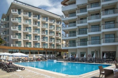 Riviera Hotel & Spa - 4