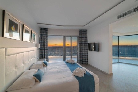 Ramla Bay - 14