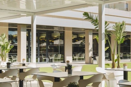 Španielsko Katalánsko Melia Sitges 4 dňový pobyt Raňajky Letecky Letisko: Praha September 2026 ( 6/09/26- 9/09/26)