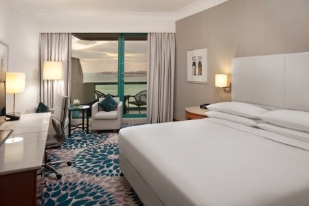 Spojené arabské emiráty Dubaj Hilton Dubai Jumeirah 6 dňový pobyt Polpenzia Letecky Letisko: Praha July 2026 (16/07/26-21/07/26)