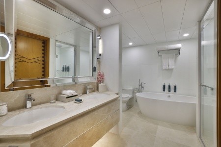 Spojené arabské emiráty Dubaj Hilton Dubai Jumeirah 6 dňový pobyt Polpenzia Letecky Letisko: Praha July 2026 (16/07/26-21/07/26)