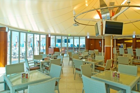 Spojené arabské emiráty Dubaj Hilton Dubai Jumeirah 6 dňový pobyt Polpenzia Letecky Letisko: Praha July 2026 (16/07/26-21/07/26)