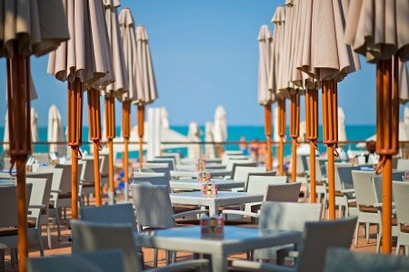 Spojené arabské emiráty Dubaj Hilton Dubai Jumeirah 6 dňový pobyt Polpenzia Letecky Letisko: Praha July 2026 (16/07/26-21/07/26)