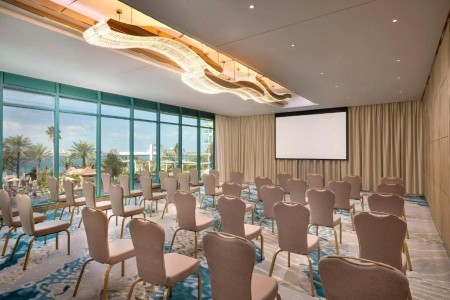 Spojené arabské emiráty Dubaj Hilton Dubai Jumeirah 6 dňový pobyt Polpenzia Letecky Letisko: Praha July 2026 (16/07/26-21/07/26)
