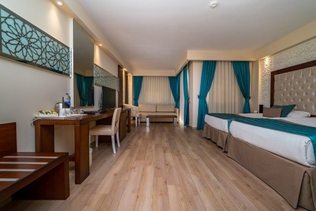 Kamelya Selin - 37